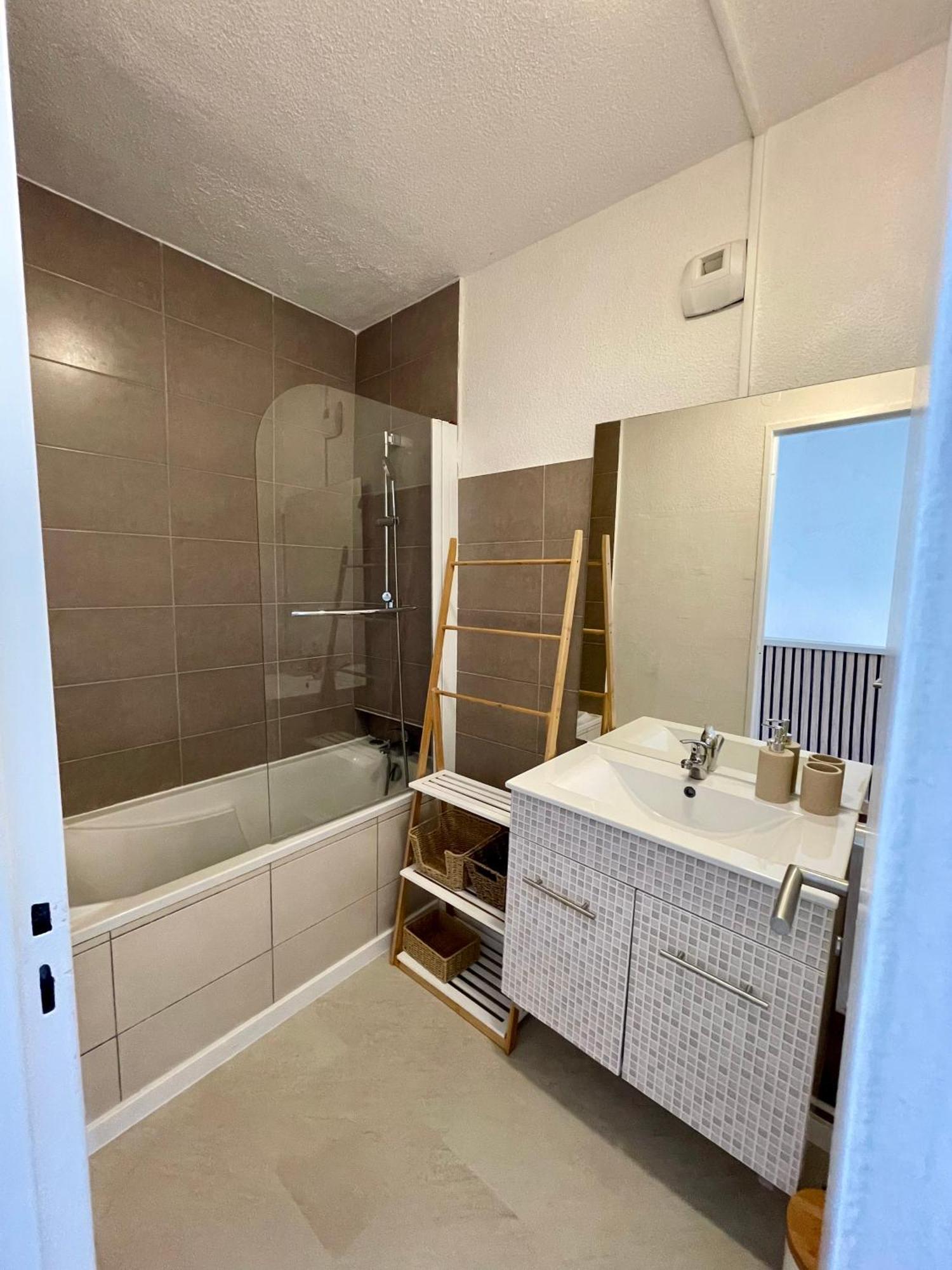 Superbe Duplex Refait A Neuf ! Apartamento Hyères Exterior foto
